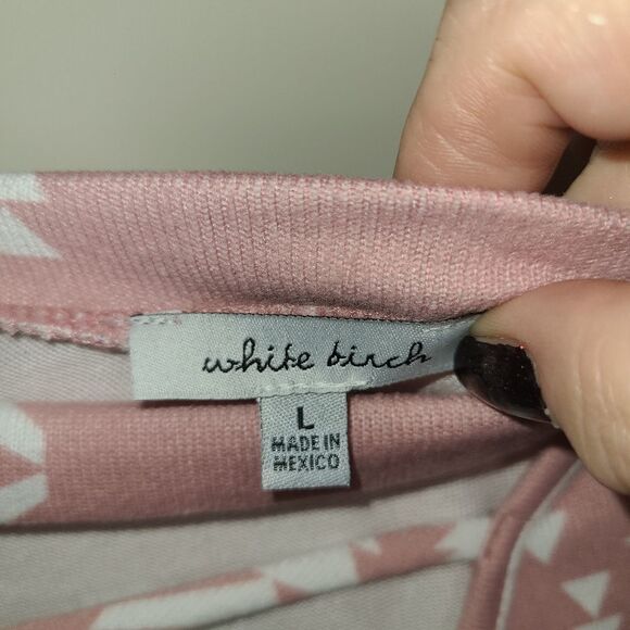 White Birch Navajo/Aztec print Soft short sleeve blouse - Picture 2 of 5